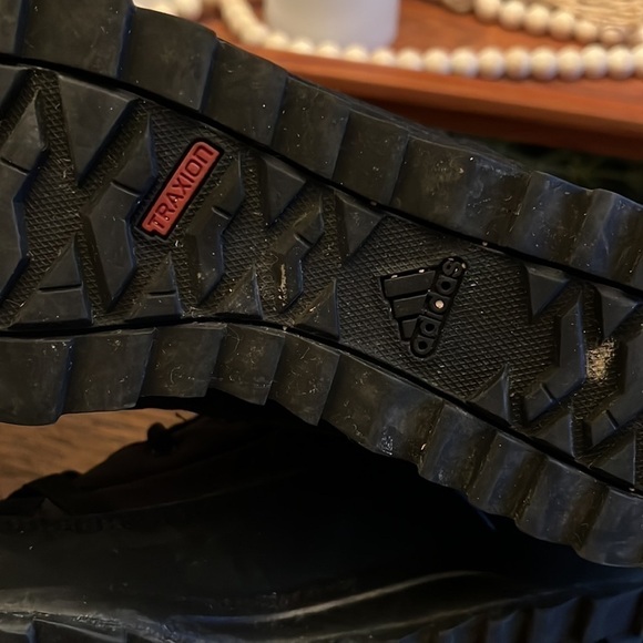 Wmns Terrex Choleah Padded Climaproof | color Core Black | size 7.5 - Picture 9 of 10